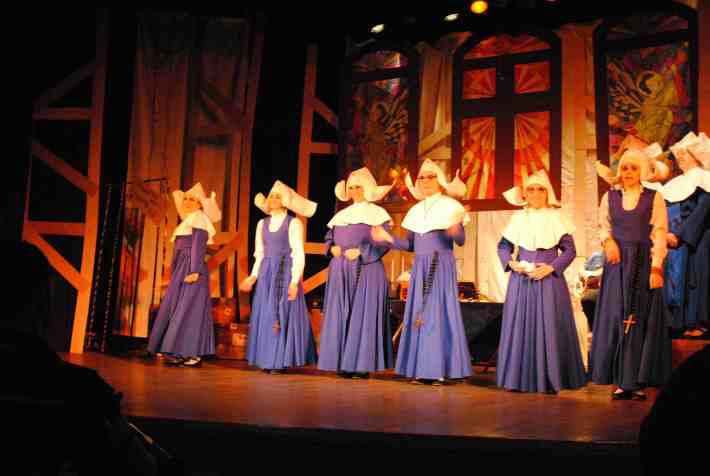 JUNHO- 24-06-2012- Inonsense Teatro Gacemess por Larissa Mello (1)